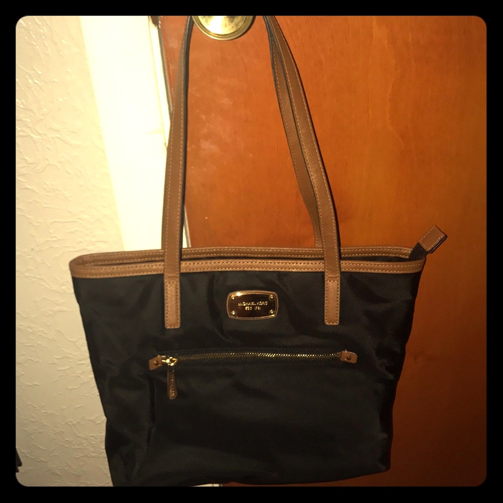 MICHAEL KORS BLACK PURSE